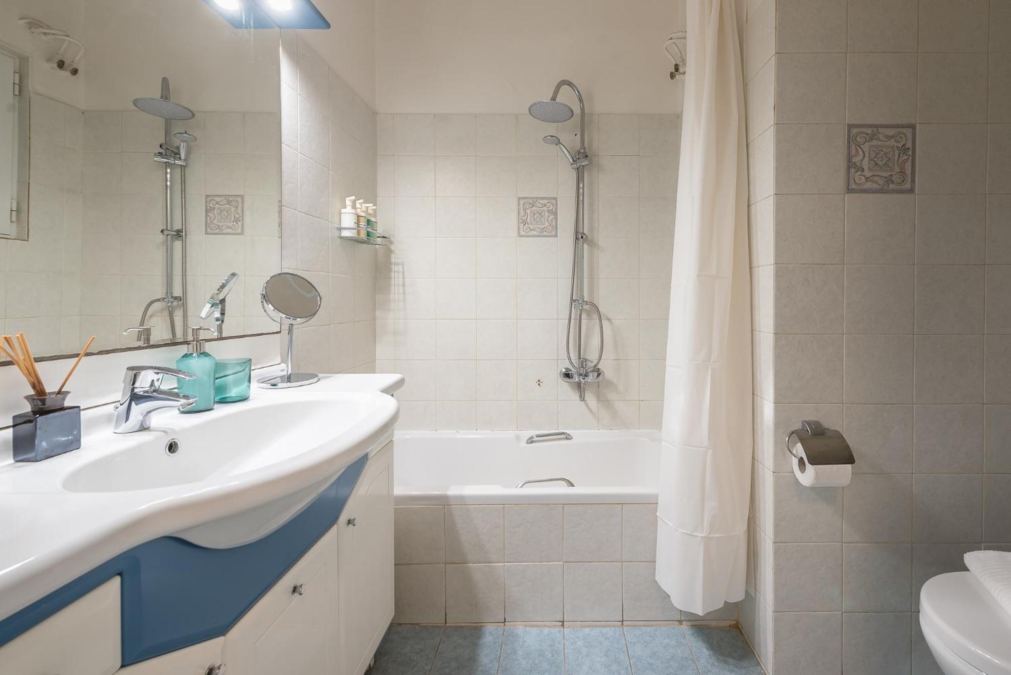 Spacious 2Bds Apt With Acropolis View In Center Athén Kültér fotó